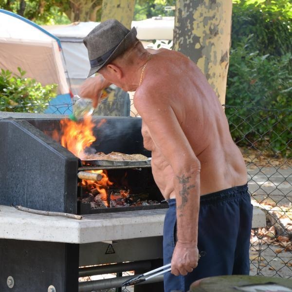Barbecue en cours d'utilisation