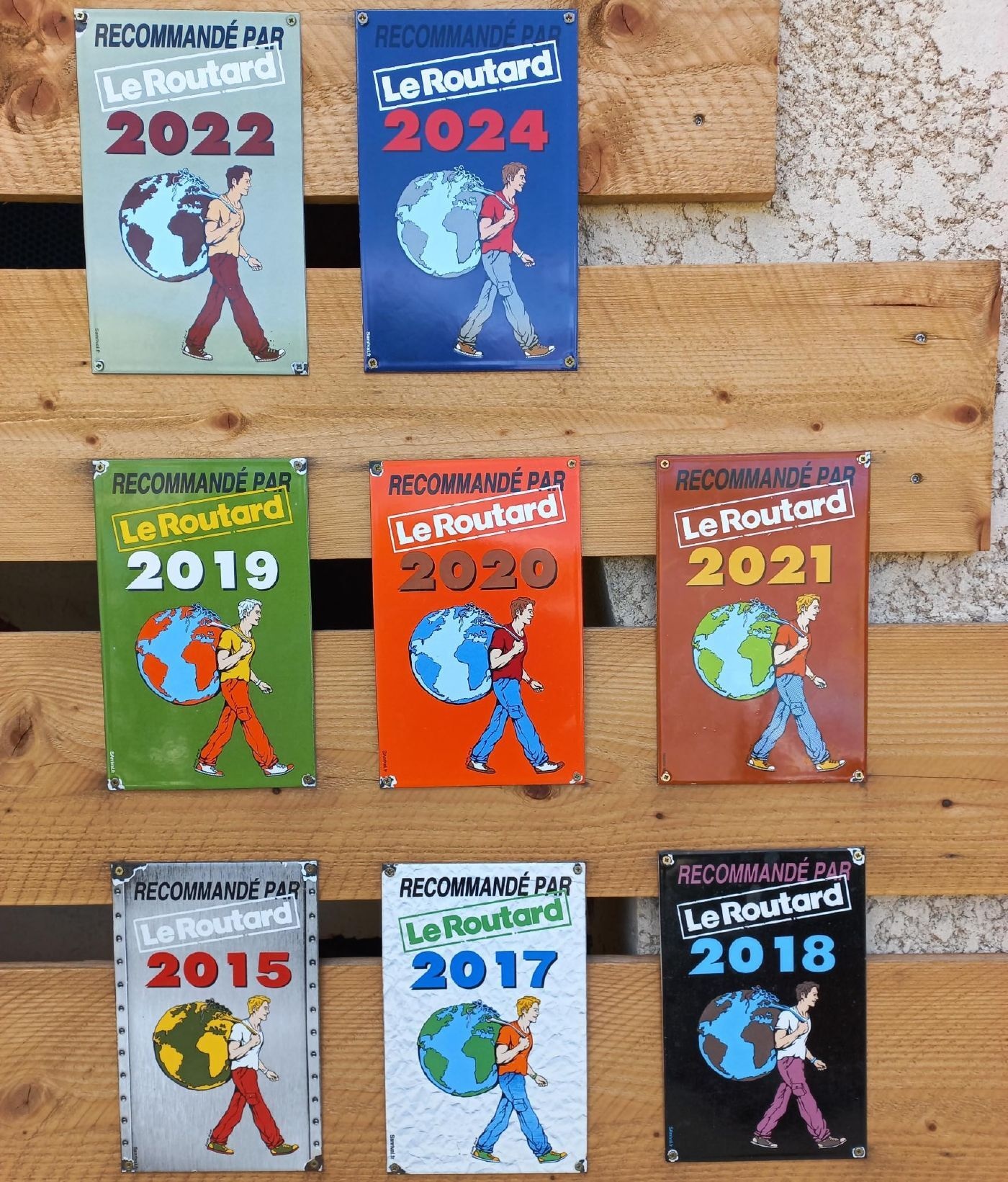 Présentoir de produits du camping